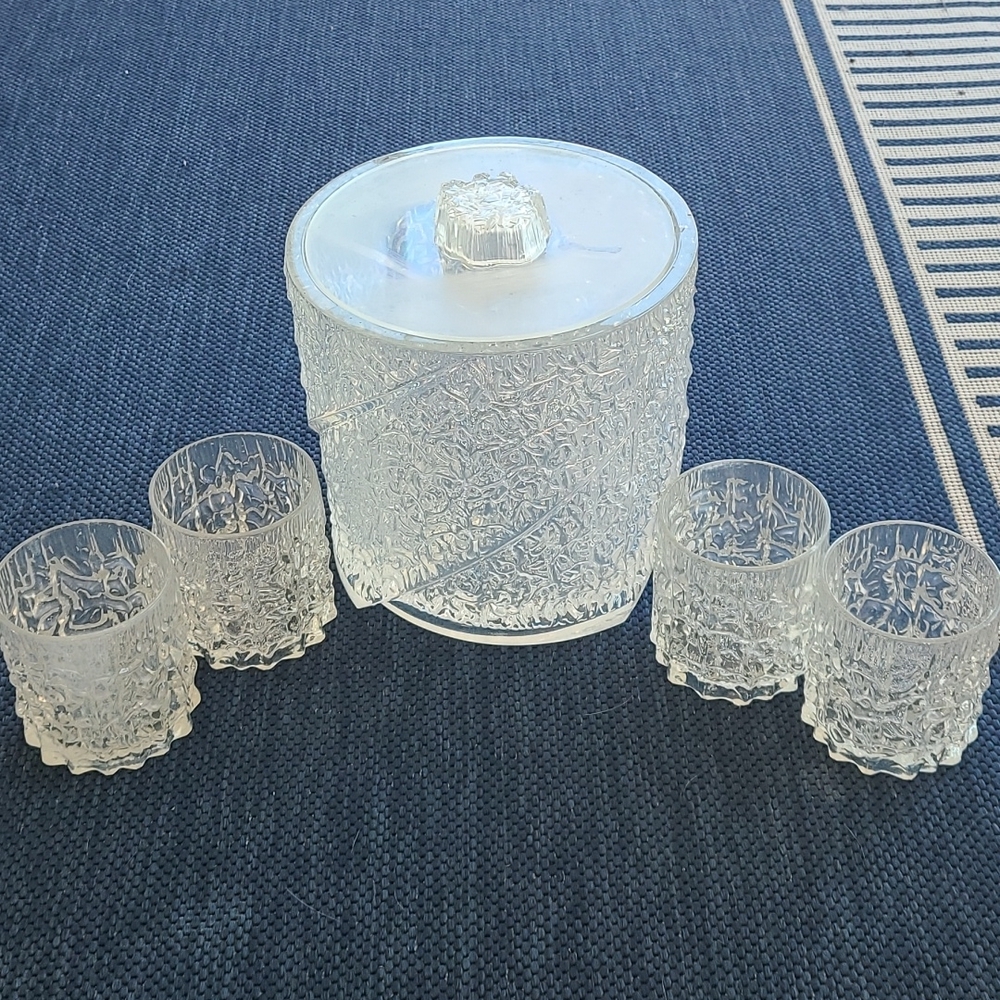 MCM Lucite ice bucket with 4 cups